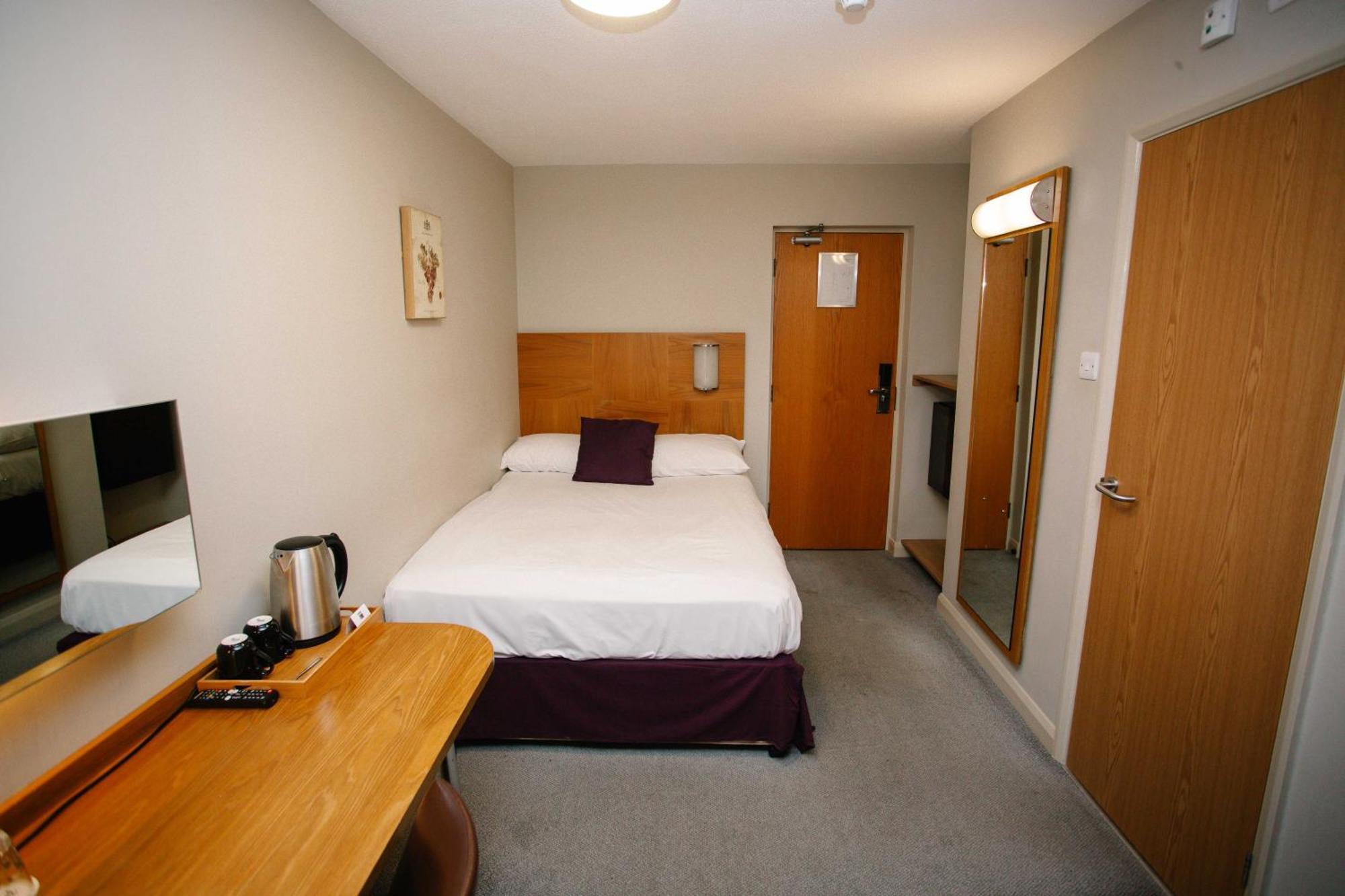 The Corner House Hotel Taunton Buitenkant foto