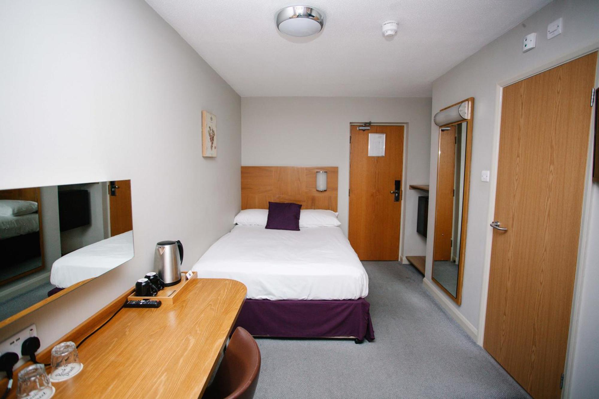 The Corner House Hotel Taunton Buitenkant foto
